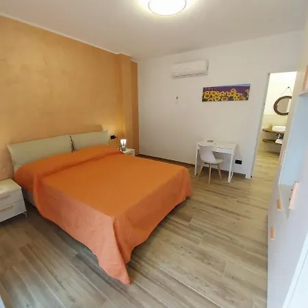 Rosa 4* Piazza (Genoa)